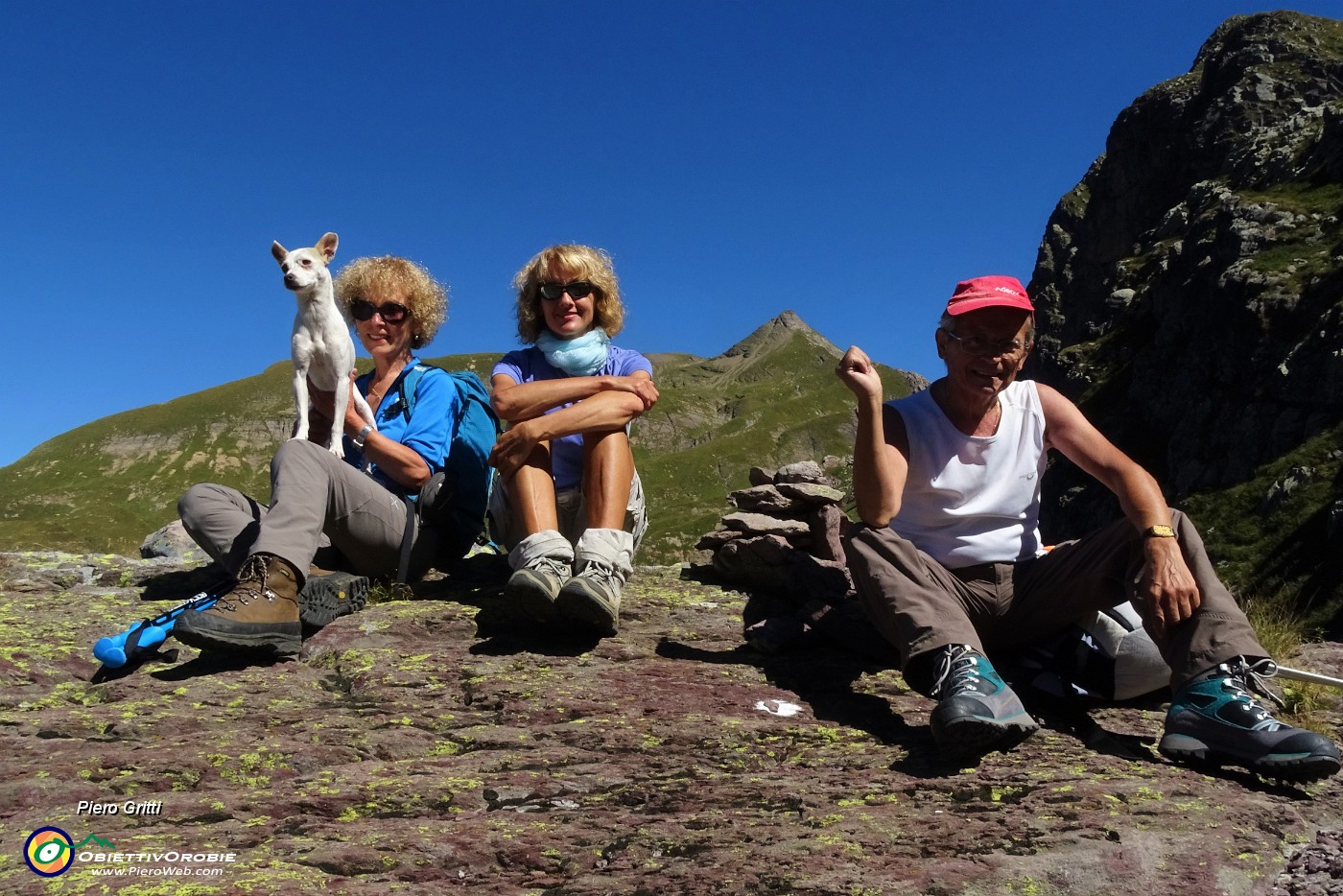 05 Sul sent. Passo Laghi Gemelli-Passo Valsanguigno W.JPG